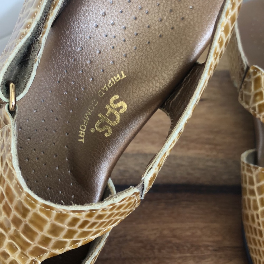SAS Suntimer Croc Embossed Sandals - Picture 6 of 17